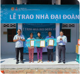 Lễ trao Nhà Đại đoàn kết