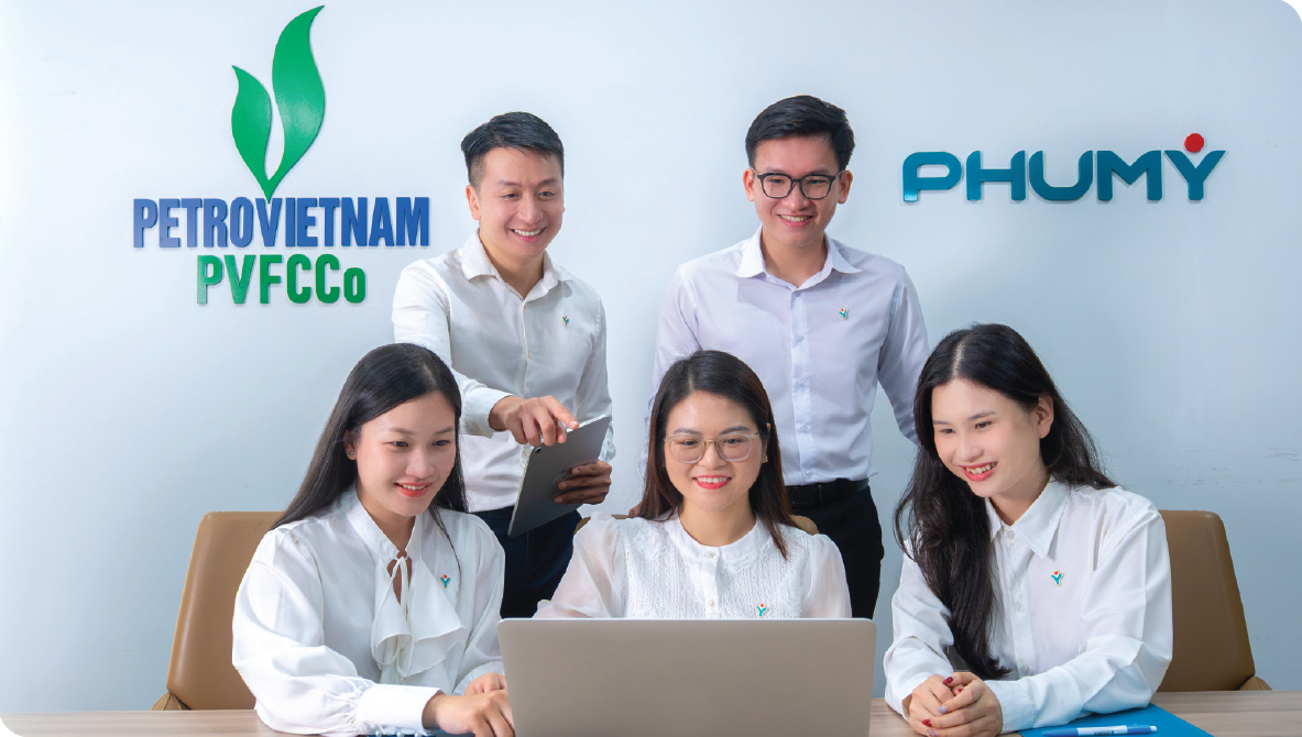 Nhân viên PVFCCo làm việc nhóm chuyên nghiệp