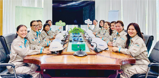 Tập thể nữ cán bộ nhân viên PVFCCo