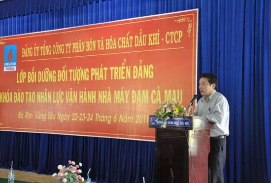 Khai giảng lớp bồi dưỡng đối tượng phát triển Đảng cho các học viên khóa đào tạo nhân lực nhà máy Đạm Cà Mau