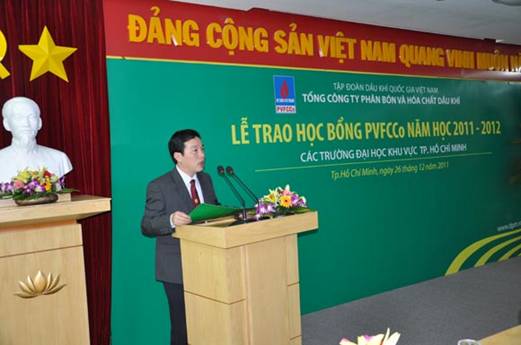 Trao học bổng PVFCCo niên khóa 2011 -2012 cho sinh viên khu vực TP.HCM và Bà Rịa Vũng Tàu