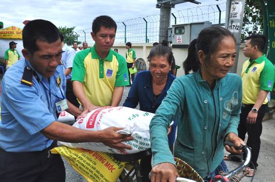 Tặng 130 tấn phân bón: Đạm Phú Mỹ cùng nông dân ĐBSCL vượt khó