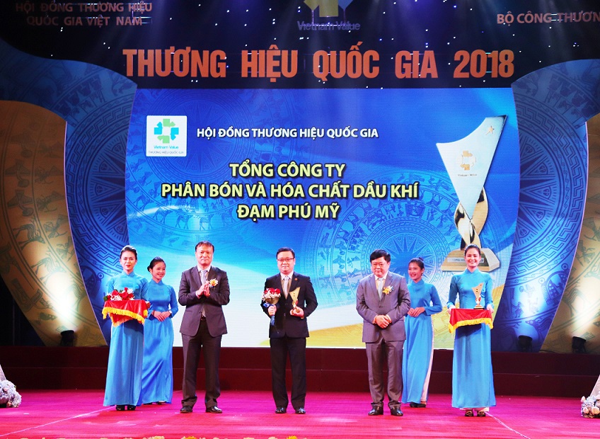 Thông cáo báo chí: PVFCCo tiếp tục dẫn đầu ngành với Thương hiệu Quốc gia lần thứ 3 liên tiếp