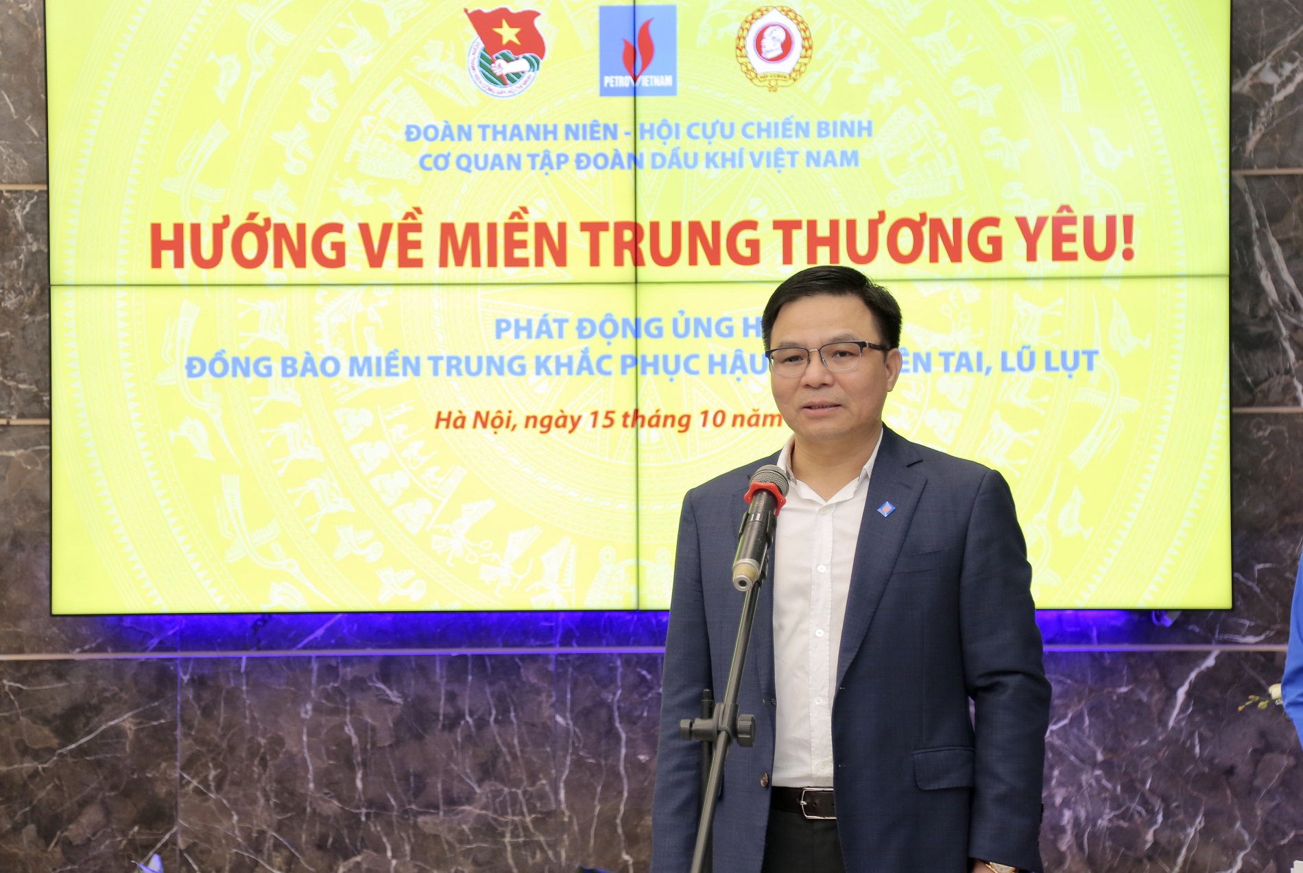 Hướng về miền Trung yêu thương: Cán bộ người lao động Petrovietnam dành gần 5 tỷ đồng ủng hộ đồng bào vùng lũ