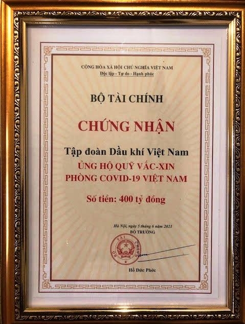 Petrovietnam đã chuyển 400 tỷ đồng đến Quỹ vắc-xin phòng, chống Covid – 19