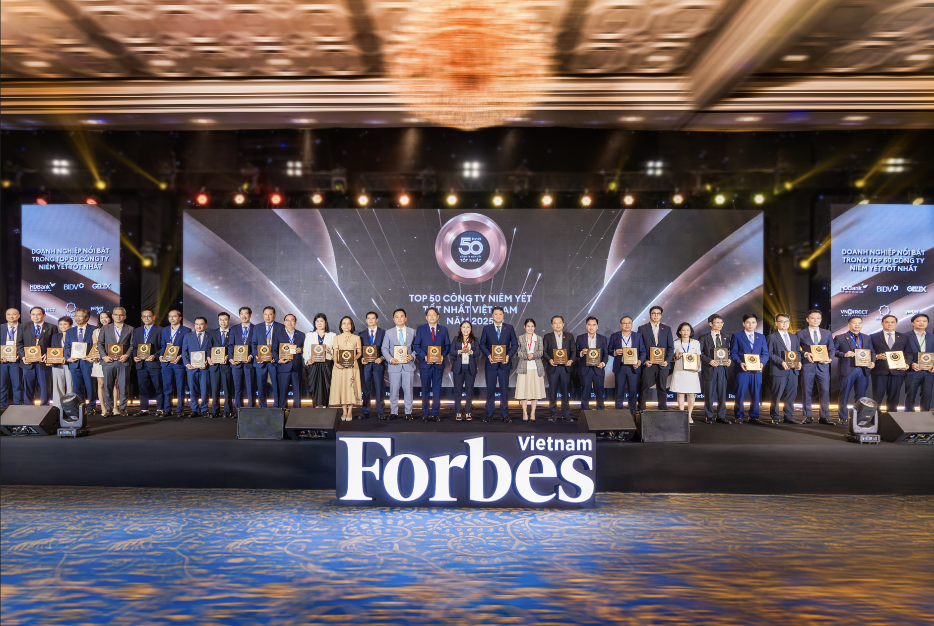 Phú Mỹ - PVFCCo xuất sắc đạt danh hiệu kép Top 50 công ty niêm yết tốt nhất và Top 25 Thương hiệu dẫn đầu Việt Nam năm 2025