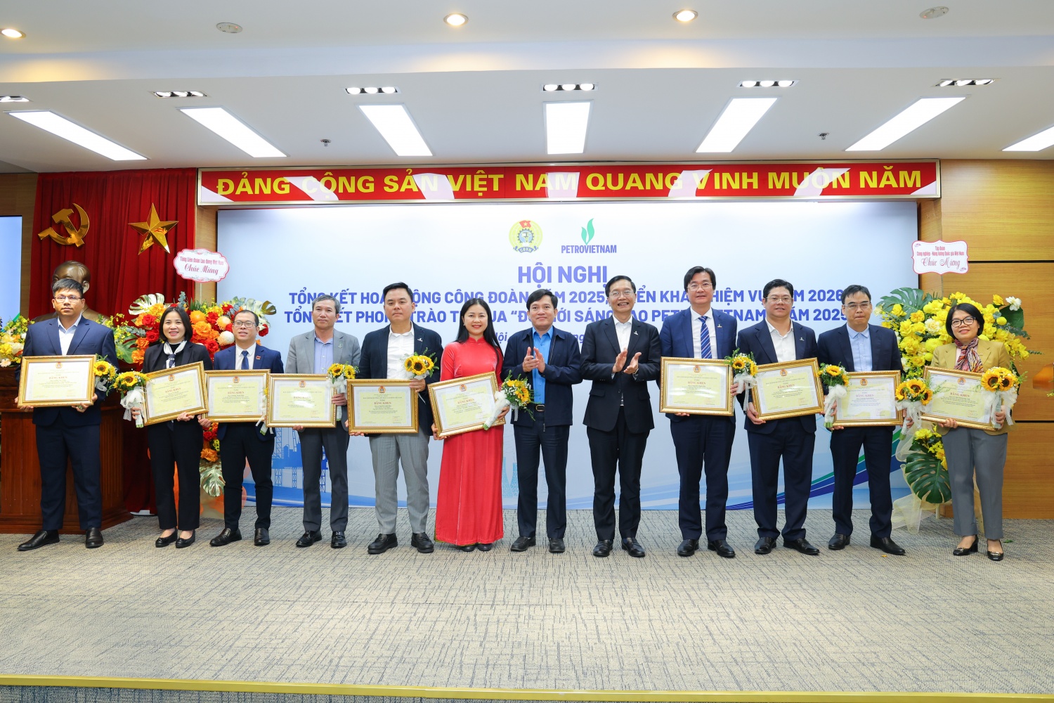 Công đoàn Petrovietnam khen thưởng nhiều tập thể, cá nhân tiêu biểu năm 2025