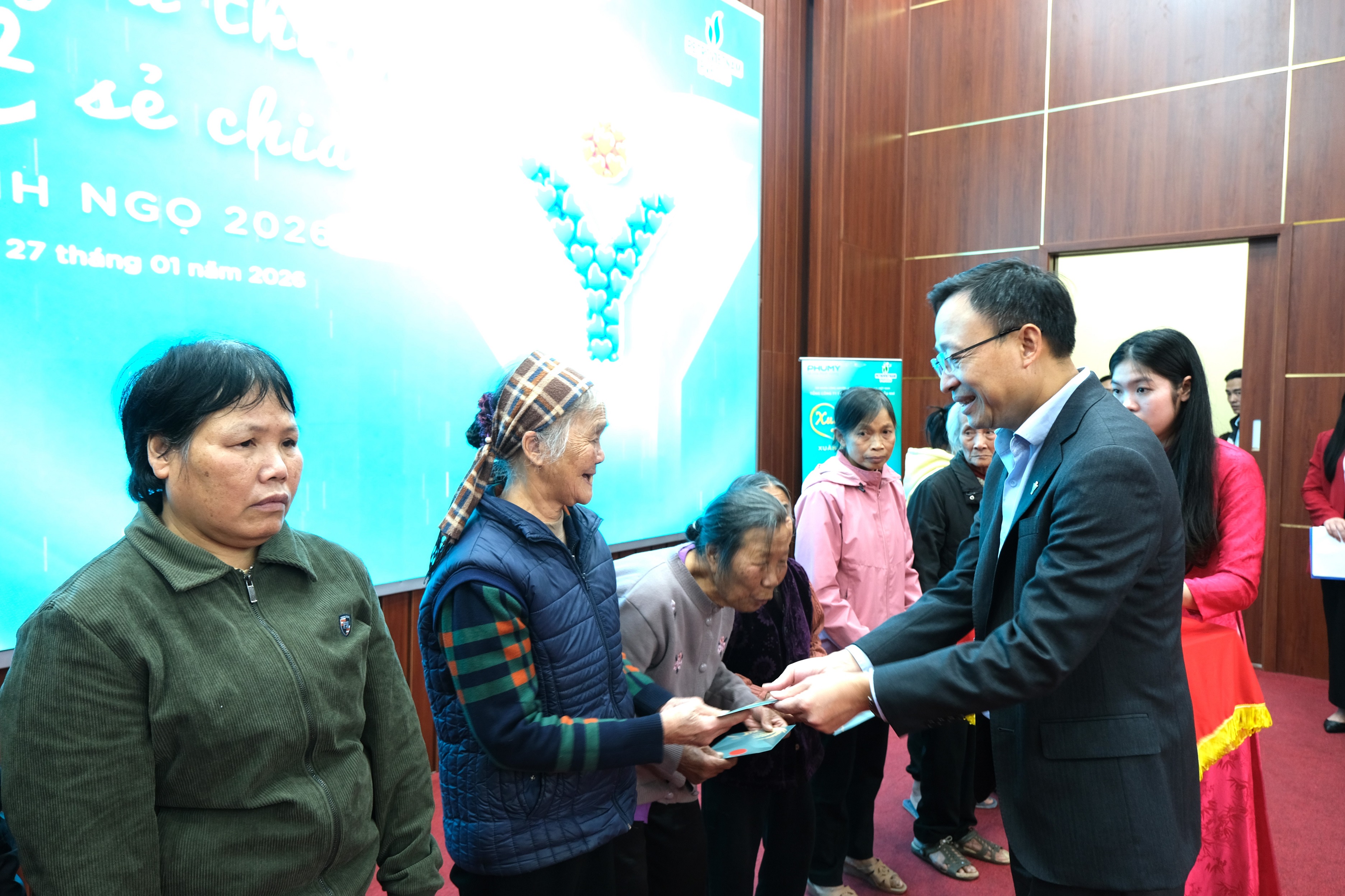 PVFCCo - Phú Mỹ mang "Xuân gắn kết - Tết nghĩa tình" đến hơn 16.000 hộ gia đình trên cả nước