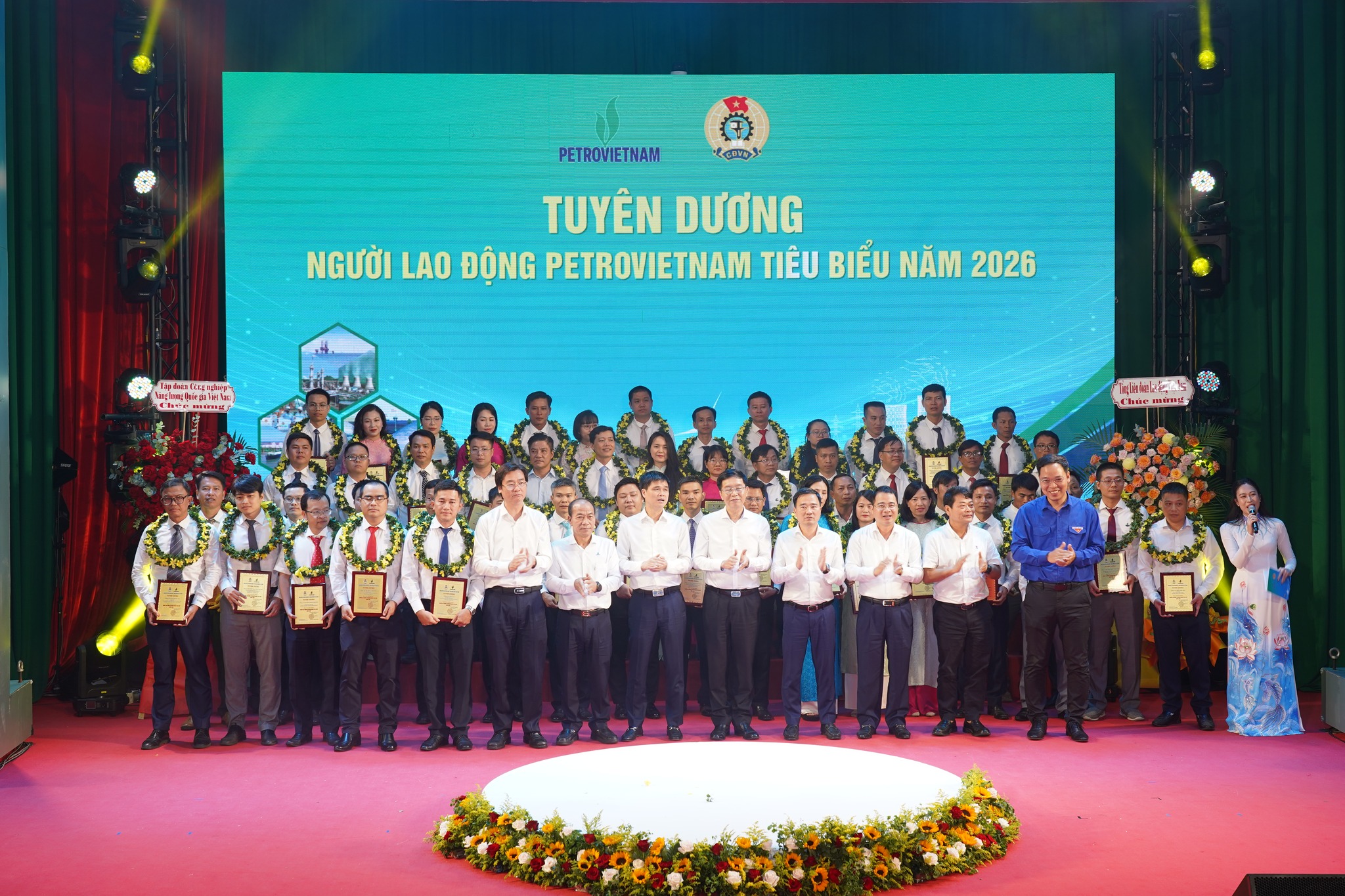 Cán bộ nhân viên Nhà máy Đạm Phú mỹ vinh dự nhận bằng khen "Người lao động Petrovietnam tiêu biểu năm 2026"