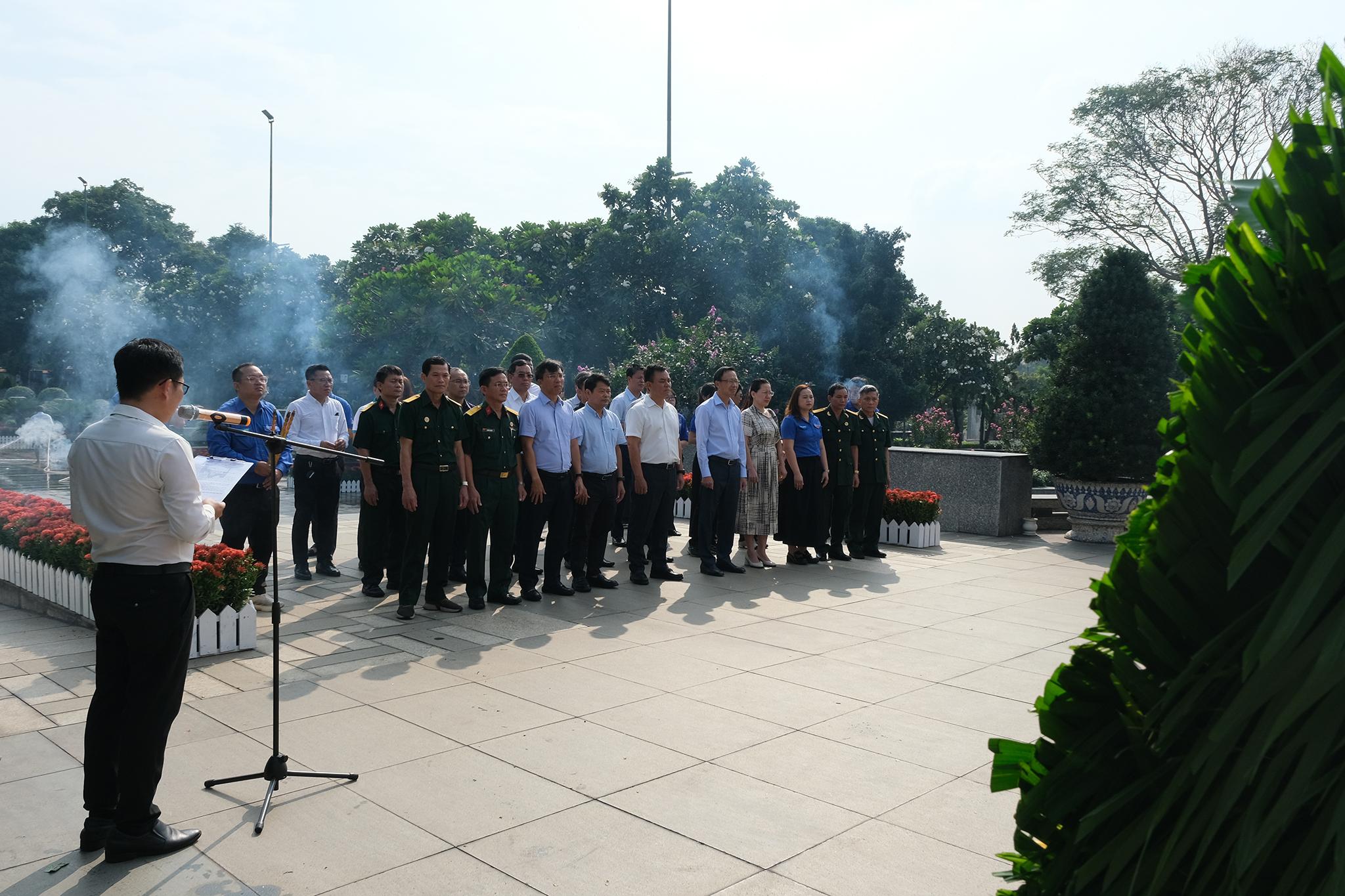 PVFCCo – Phú Mỹ dâng hương tri ân các Anh hùng Liệt sĩ nhân kỷ niệm 79 năm Ngày Thương binh - Liệt sĩ