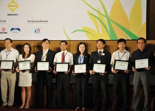Đạm Phú Mỹ nhận giải thưởng Thương hiệu đứng đầu Ngành hàng nông nghiệp