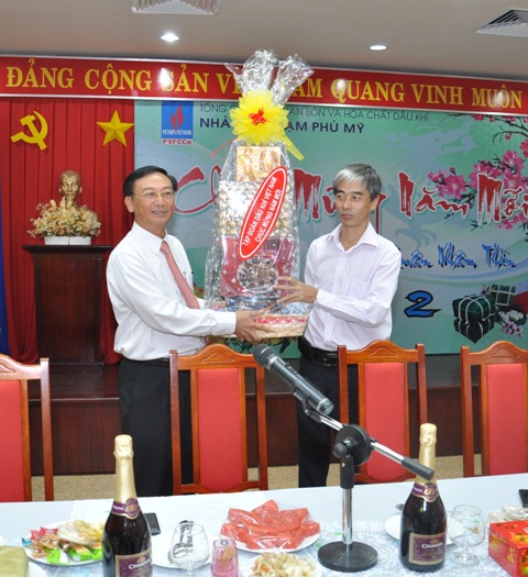 Management Board of Petrovietnam and PVFCCo paid Tet visit to Phu My Fertilizer Plant