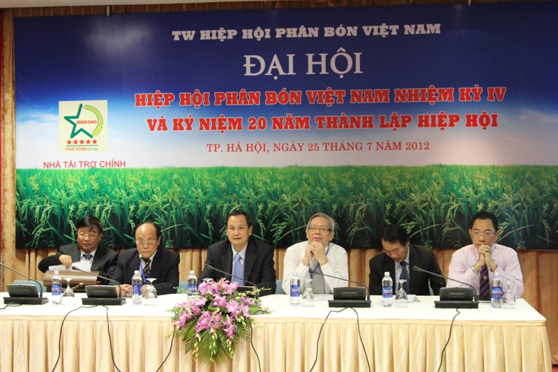 Chairman of PVFCCo’s elected as Vice Chairman of Vietnam Fertlizer Associasion