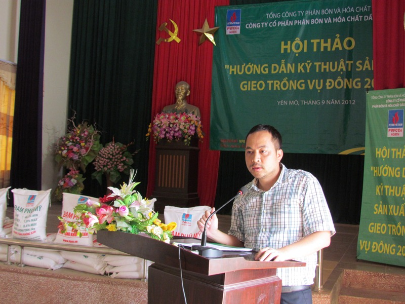 PVFCCo North tổ chức hội thảo “Hướng dẫn kỹ thuật sản xuất, gieo trồng vụ đông nam 2012” và tặng phân bón cho các hộ nghèo tại Ninh Bình