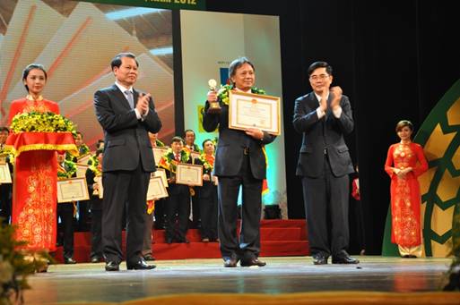 PVFCCo won the prize at the First Vietnam Golden Rice Awards