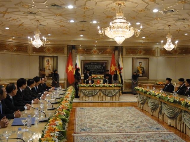 Petrovietnam ký nhiều thỏa thuận hợp tác dầu khí tại Brunei và Myanmar