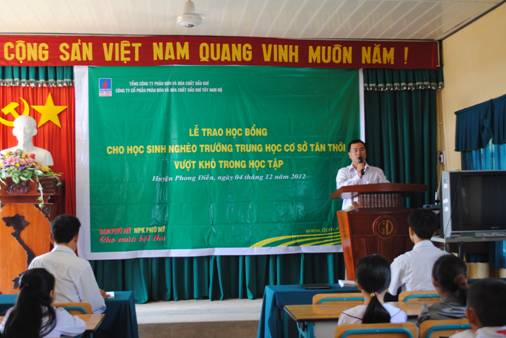 PVFCCo SW trao học bổng cho học sinh nghèo vượt khó tại huyện Phong Điền – Tp.Cần Thơ