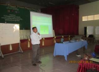 Cambodian Branch guiding on preservation methods and technical use of fertilizer on rice plant