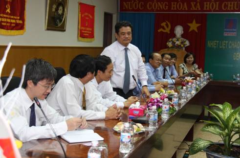 A delegation of leaders representing Provincial Party Committee and People”s Committee of Ba Ria – Vung Tau visits and works with Phu My Fertilizer Plant