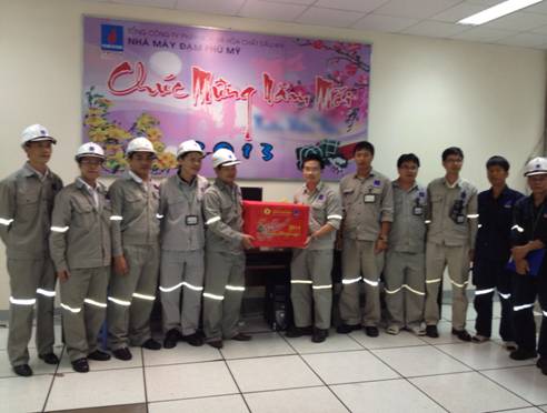 Công đoàn PVN chúc Tết đội ngũ Công nhân vận hành Nhà máy Đạm Phú Mỹ