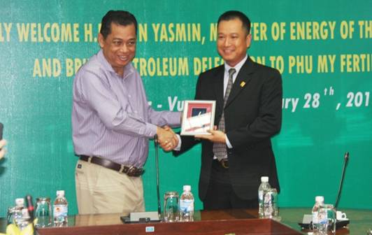Brunei’s minister of energy visits Phu My Fertilizer Plant