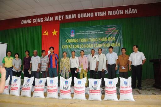 PVFCCo to give away fertilizer to needy farmers in 8 Mekong Delta provinces