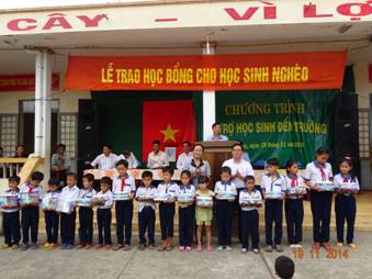 PVFCCo SW hỗ trợ học sinh nghèo đến trường