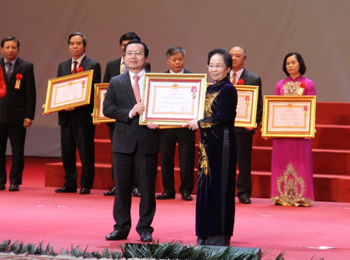 Tập đoàn Dầu khí Việt Nam đón nhận Huân chương Lao động hạng Nhất tại Đại hội Thi đua yêu nước toàn quốc lần thứ IX (2015)