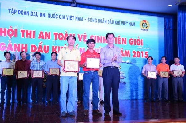 PVFCCo wins the First Prize for team at the VIth 2015 Festival Contest of Good Hygienic Safety Workers