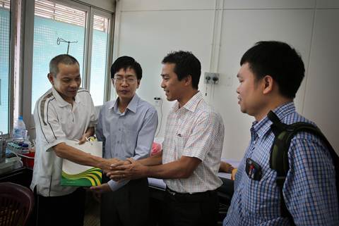 The Corporation”s Trade Union paid a visit and supported Huynh Ngo Minh Quan, who is suffering from a rare disease