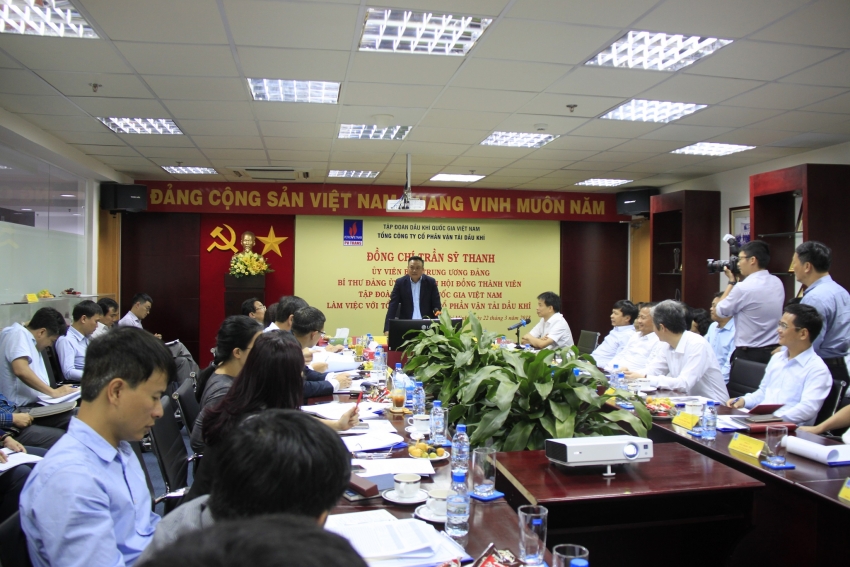 Lãnh đạo Tập đoàn Dầu khí Việt Nam làm việc tại PVTrans