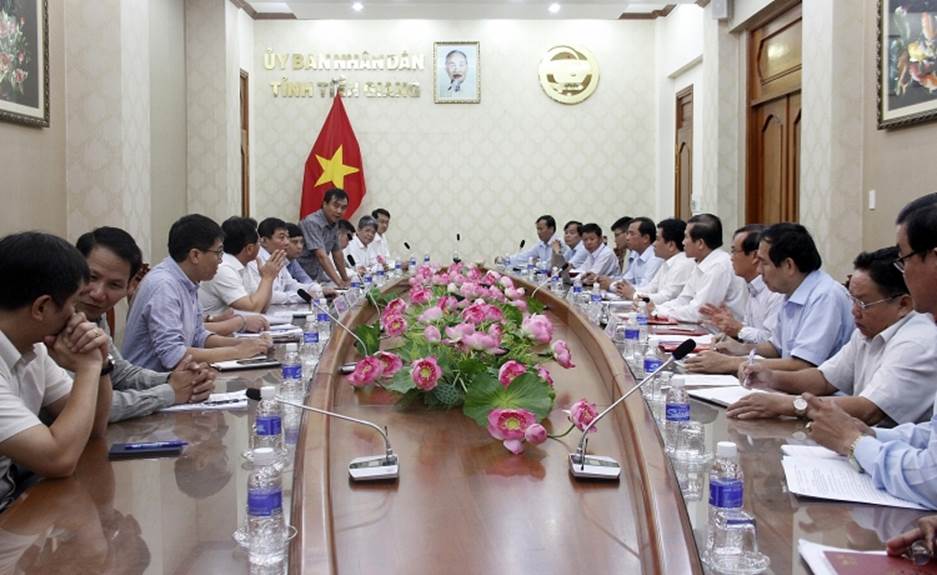Tập đoàn Dầu khí Việt Nam làm việc với UBND tỉnh Tiền Giang về việc chuyển giao Dự án Soài Rạp