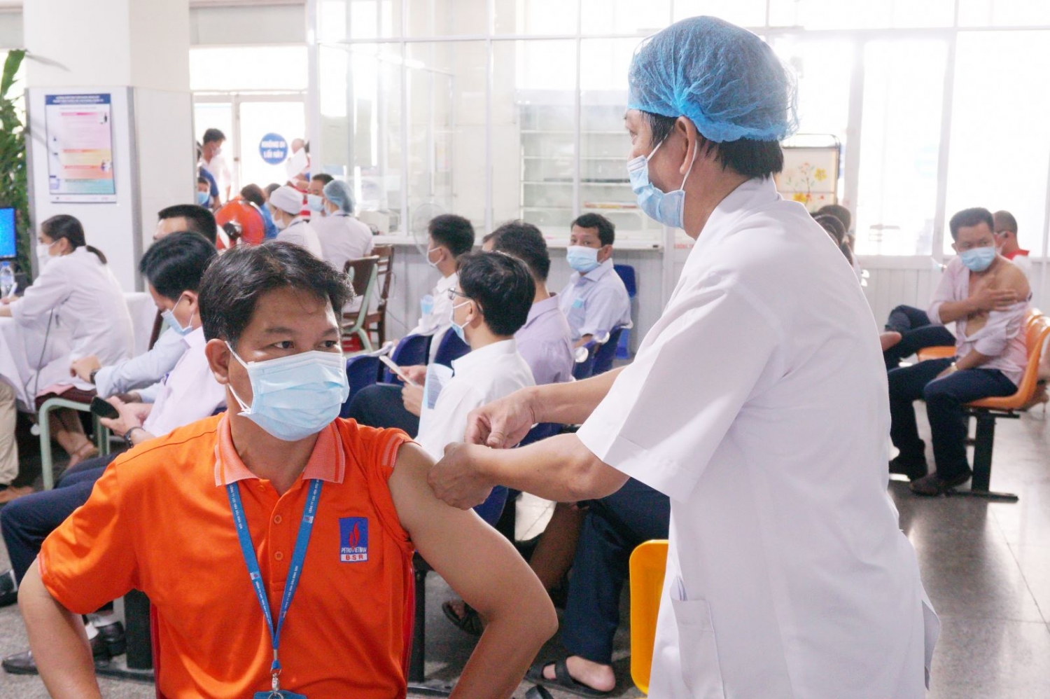 BSR, PVOIL, PVEP, VPI, PTSC MARINE triển khai tiêm vắc-xin phòng covid-19 cho Cán bộ công nhân viên